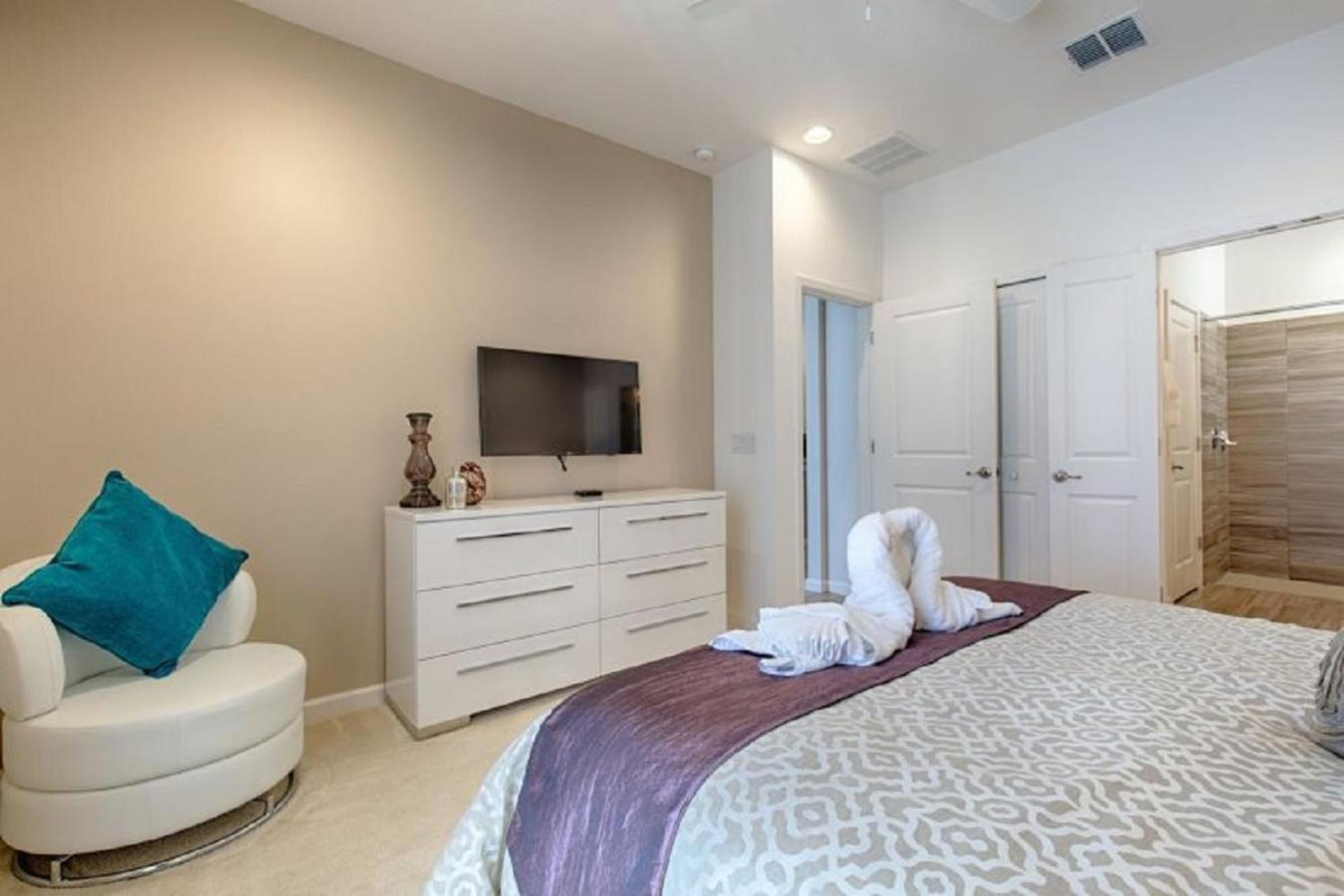 #372-Welcome To Lightwater Villa, Your Modern Disney Vacation Home! South-Facing Pool & Spa Overlooking Lake Kissimmee Exterior foto