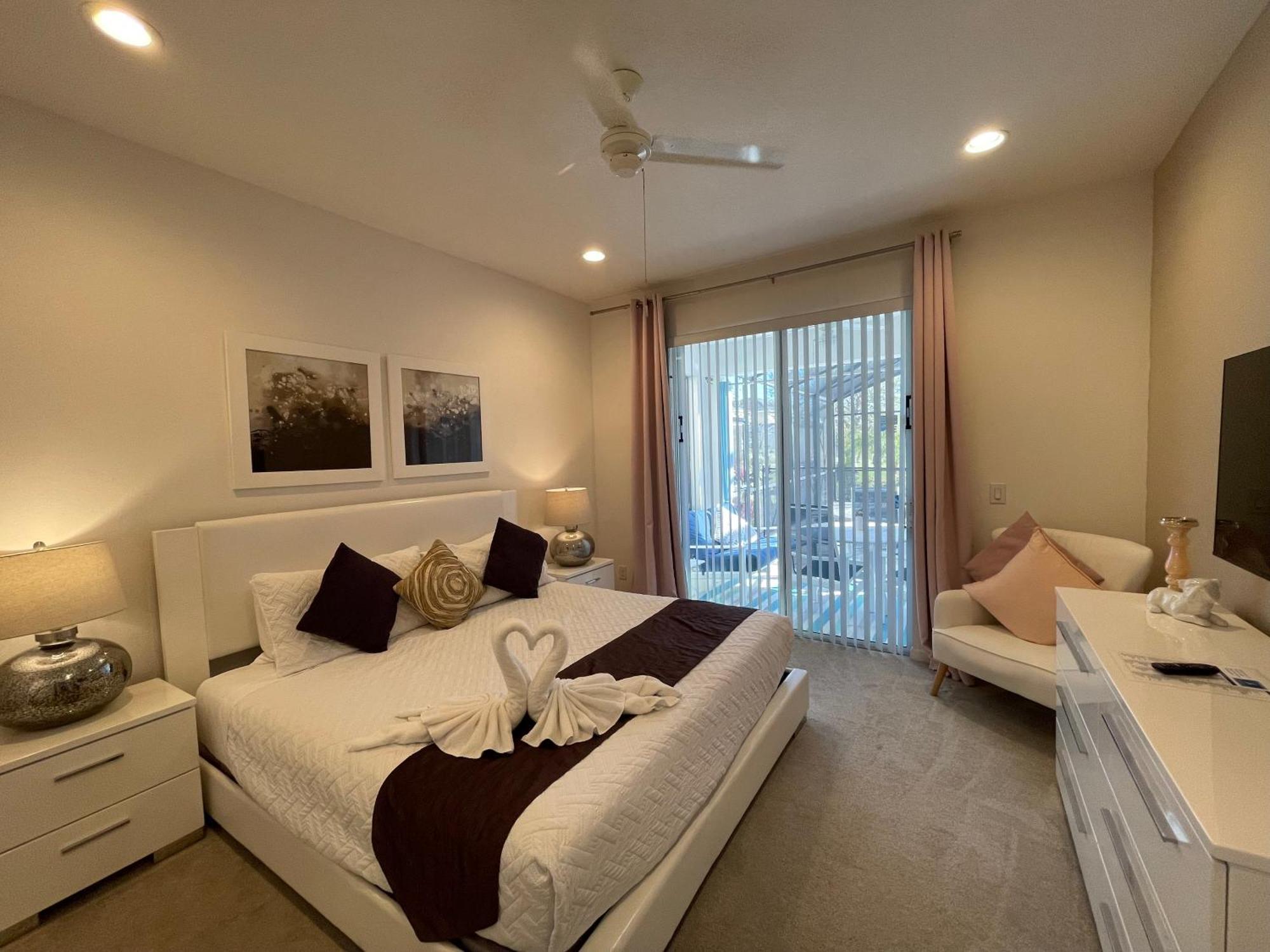 #372-Welcome To Lightwater Villa, Your Modern Disney Vacation Home! South-Facing Pool & Spa Overlooking Lake Kissimmee Exterior foto