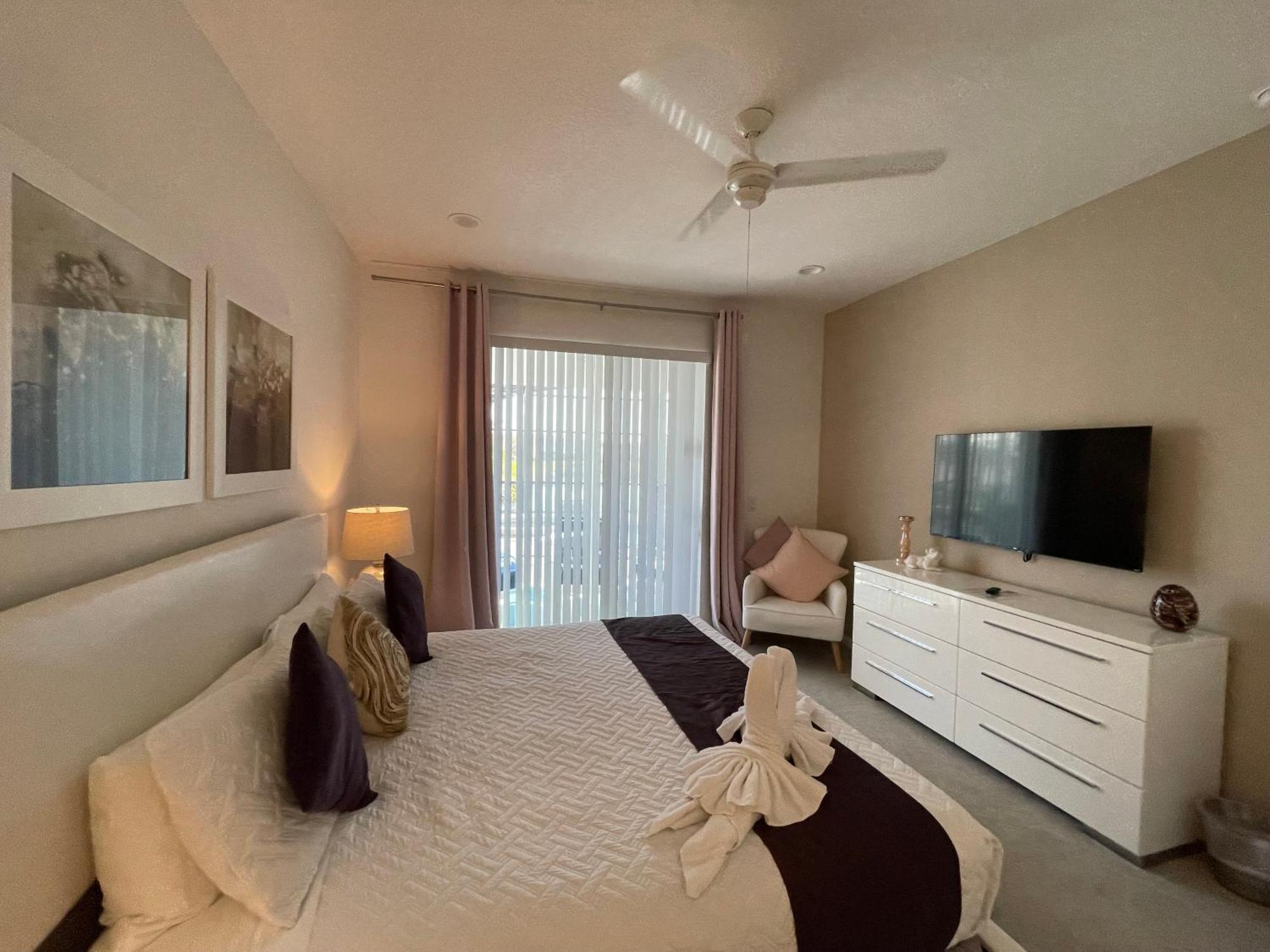 #372-Welcome To Lightwater Villa, Your Modern Disney Vacation Home! South-Facing Pool & Spa Overlooking Lake Kissimmee Exterior foto